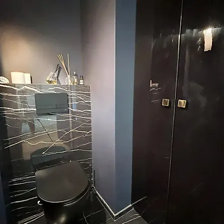 Elegant 3-bedroom With Hammam Near Eiffel Tower 아파트 파리