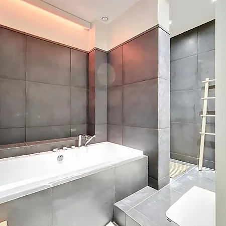 Elegant 3-bedroom With Hammam Near Eiffel Tower 아파트