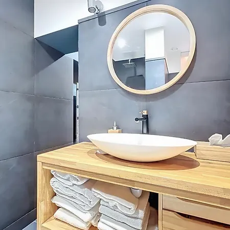 Elegant 3-bedroom With Hammam Near Eiffel Tower *