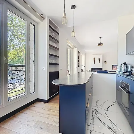 Elegant 3-bedroom With Hammam Near Eiffel Tower 아파트